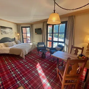 https://studio-2-personnes-hameau-du-glacier-arc-1950-le-village.hotels-rhonealpes.com