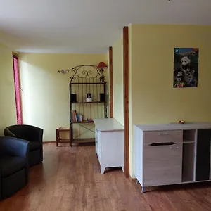 https://bel-appartement-duplex-avec-jardin-pour-6-personnes.midi-pyreneeshotels.com